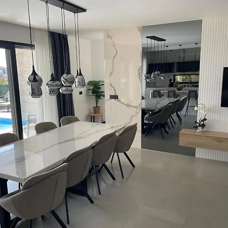Karla Villa Trogir